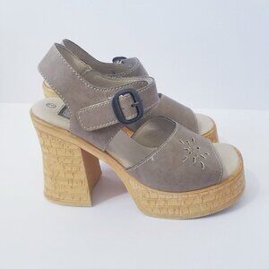 Vintage 90s MIE Clogs Size 7 Platform Heels Buckle Y2K Preppy